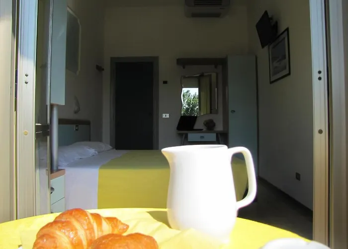 Etna - Per Coppie E Famiglie Con Parcheggio E 3* ריצ'יונה