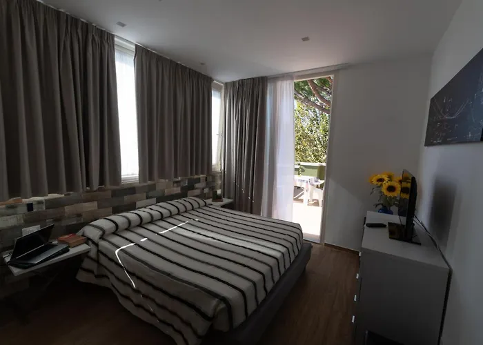 Etna - Per Coppie E Famiglie Con Parcheggio E 3* ריצ'יונה