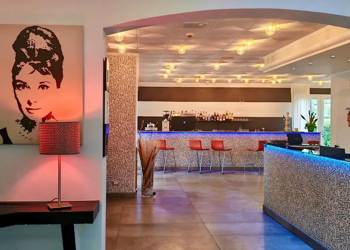 Etna - Per Coppie E Famiglie Con Parcheggio E 3* ריצ'יונה