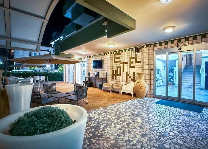 Etna - Per Coppie E Famiglie Con Parcheggio E 酒店 3*