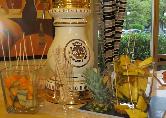 Etna - Per Coppie E Famiglie Con Parcheggio E 3* Riccione