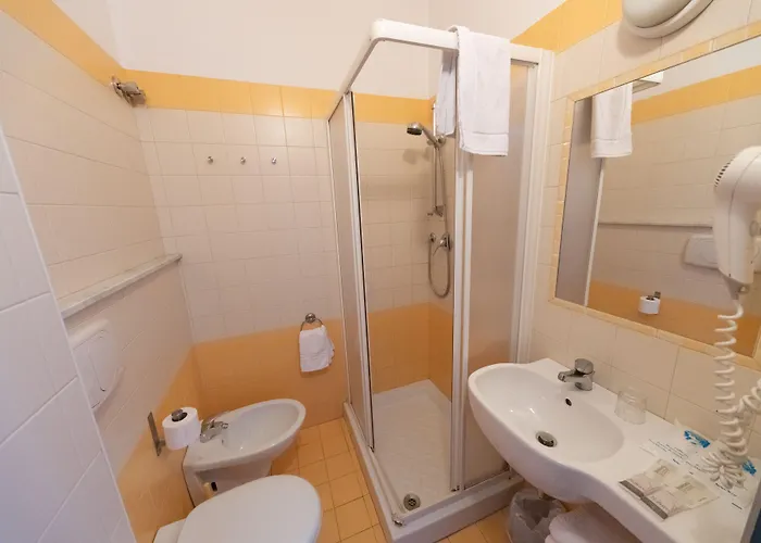 Etna - Per Coppie E Famiglie Con Parcheggio E מלון 3*