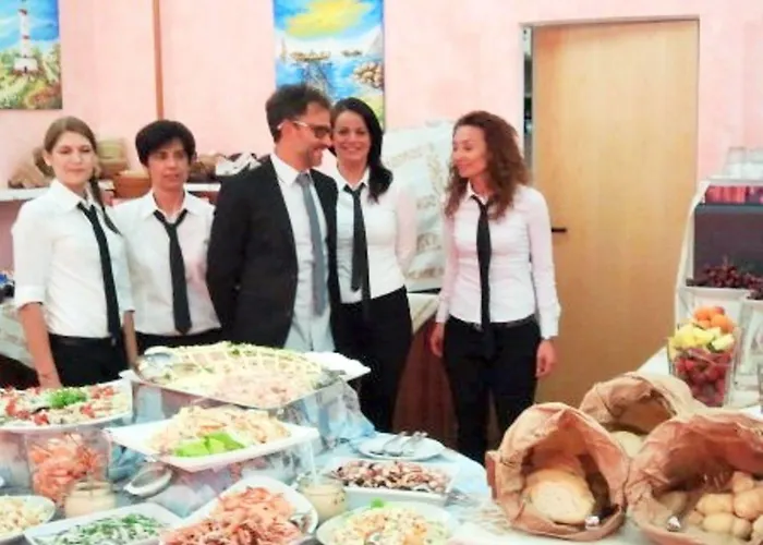 Hotel Etna - Per Coppie E Famiglie Con Parcheggio E