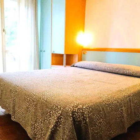 Hotel Etna - Per Coppie E Famiglie Con Parcheggio E Riccione