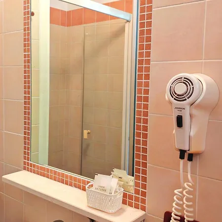 Etna - Per Coppie E Famiglie Con Parcheggio E Riccione