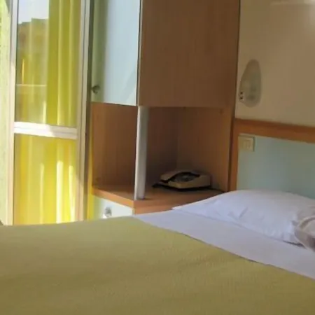 Hotel Etna - Per Coppie E Famiglie Con Parcheggio E 3*