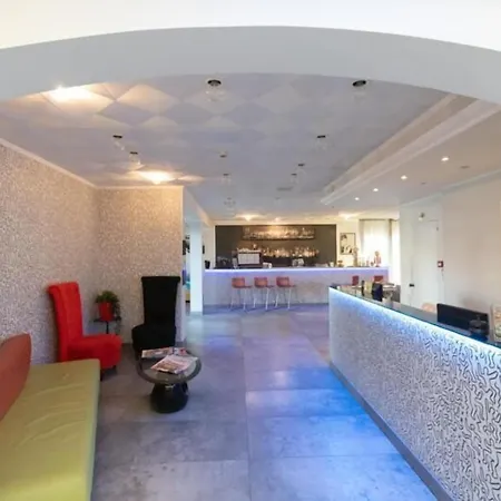 Hotel Etna - Per Coppie E Famiglie Con Parcheggio E