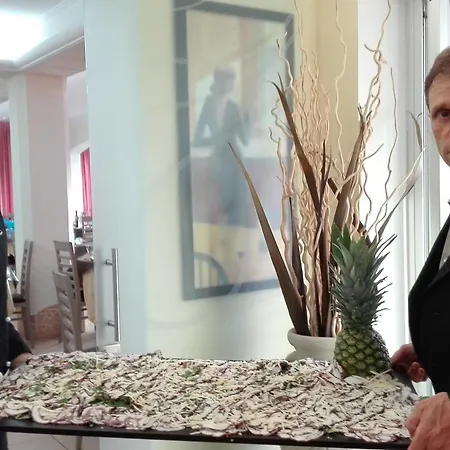 Hotel Etna - Per Coppie E Famiglie Con Parcheggio E