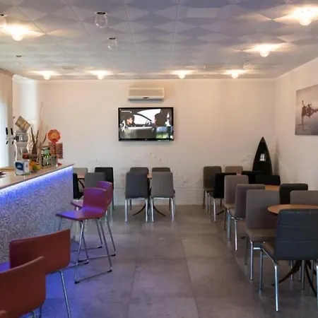 Etna - Per Coppie E Famiglie Con Parcheggio E Hotel Riccione