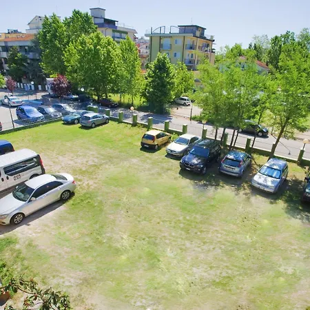 Etna - Per Coppie E Famiglie Con Parcheggio E Hotel 3*