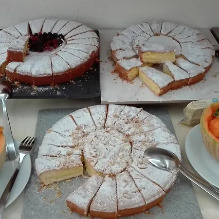 Hotel Etna - Per Coppie E Famiglie Con Parcheggio E