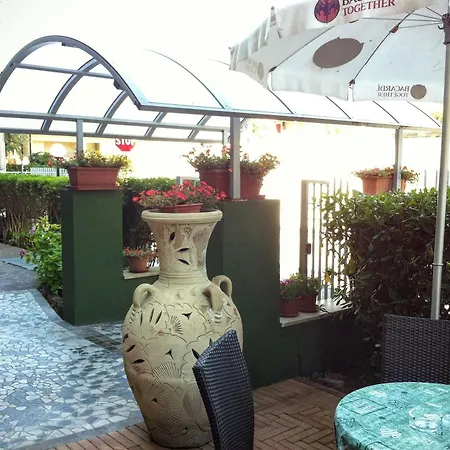 Etna - Per Coppie E Famiglie Con Parcheggio E Riccione