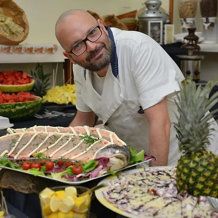 מלון Etna - Per Coppie E Famiglie Con Parcheggio E ריצ'יונה