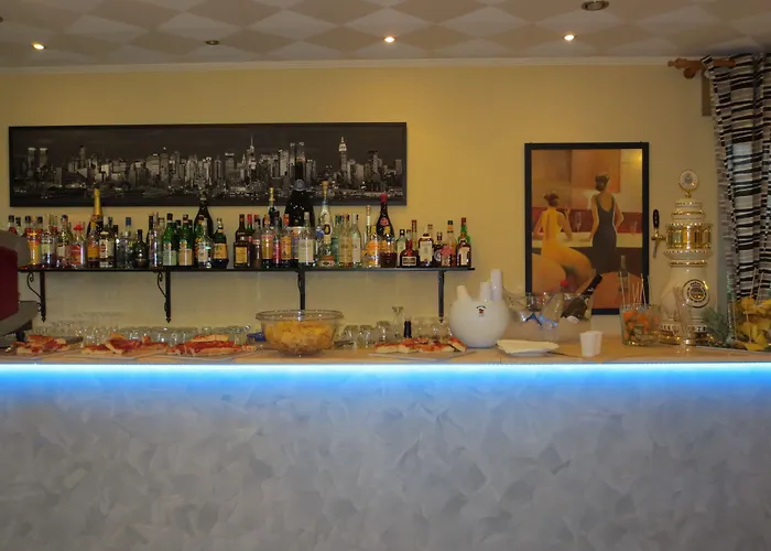 Hotel Etna - Per Coppie E Famiglie Con Parcheggio E Riccione