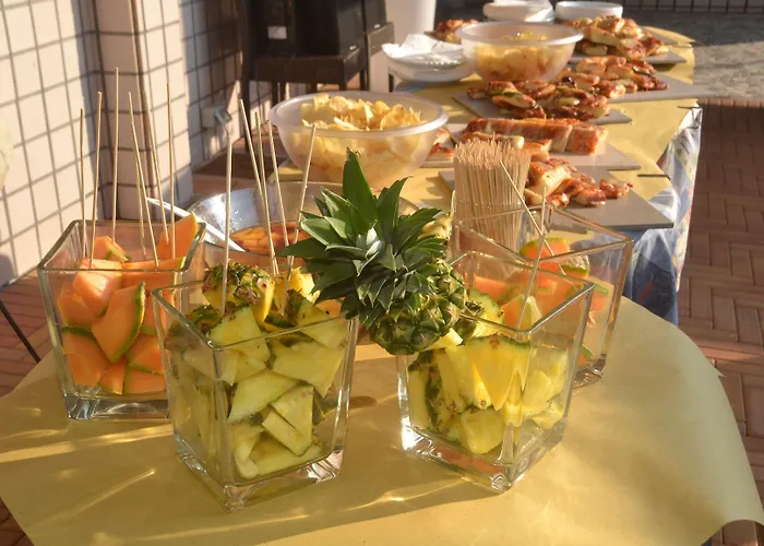 Etna - Per Coppie E Famiglie Con Parcheggio E 3* Riccione